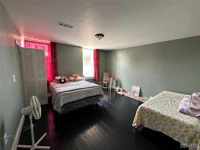 463 Walsh Street, St Louis, MO 63111