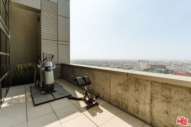 1155 S Grand Avenue 1103, Los Angeles, CA 90015