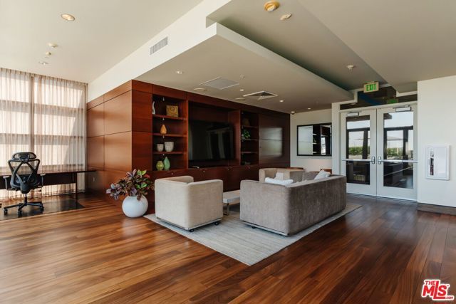 1155 S Grand Avenue 1103, Los Angeles, CA 90015