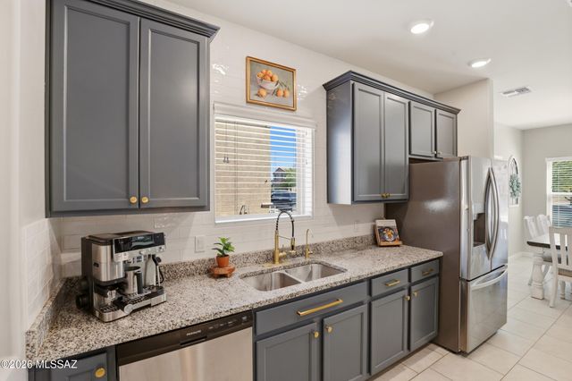 3349 N Dales Crossing Drive, Tucson, AZ 85745