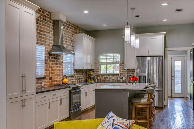 322 S Brighton Avenue, Dallas, TX 75208