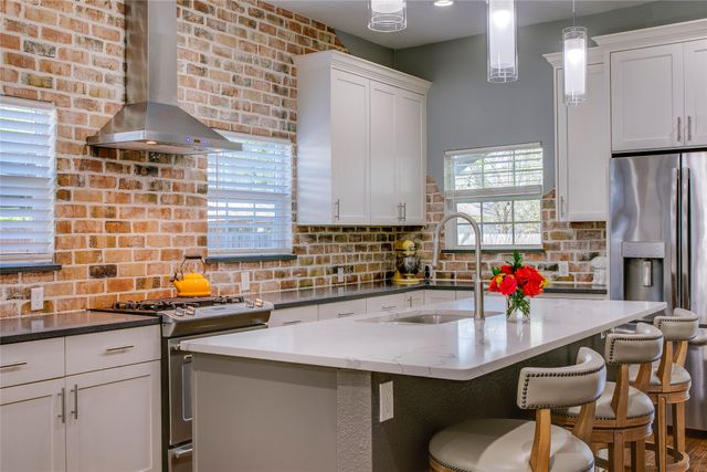 322 S Brighton Avenue, Dallas, TX 75208