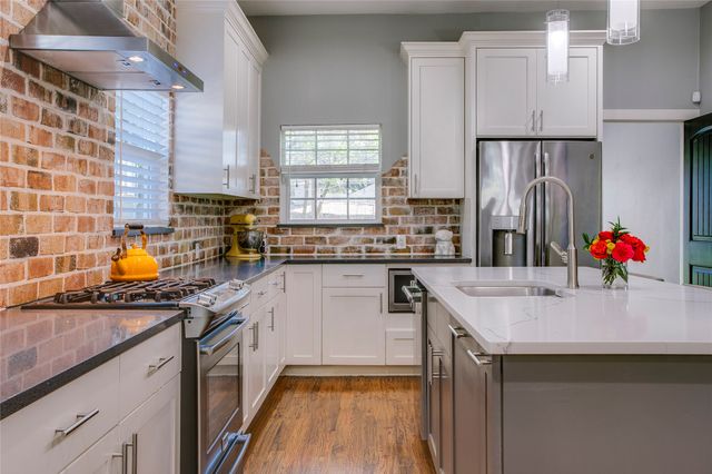 322 S Brighton Avenue, Dallas, TX 75208