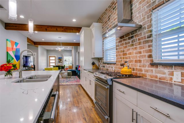 322 S Brighton Avenue, Dallas, TX 75208