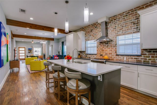 322 S Brighton Avenue, Dallas, TX 75208