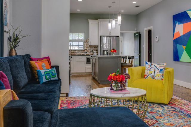 322 S Brighton Avenue, Dallas, TX 75208