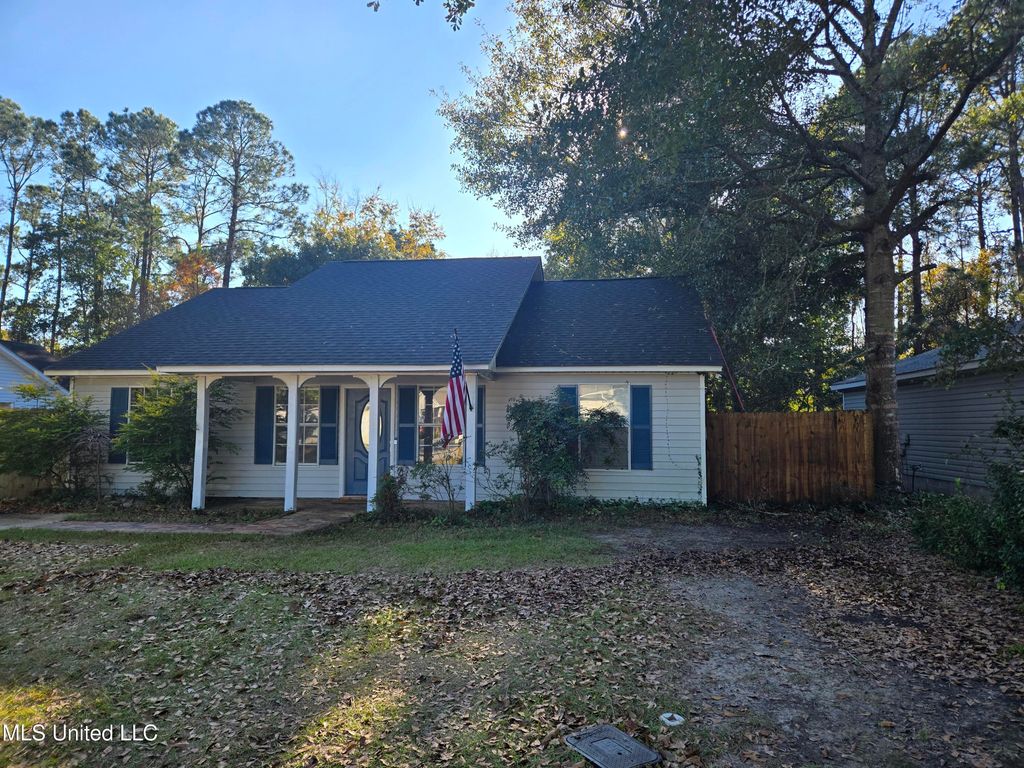 2717 Honduras Drive, Gautier, MS 39553