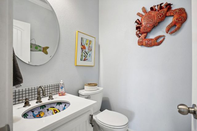 961 Hamilton Drive, Crystal Beach, TX 77650