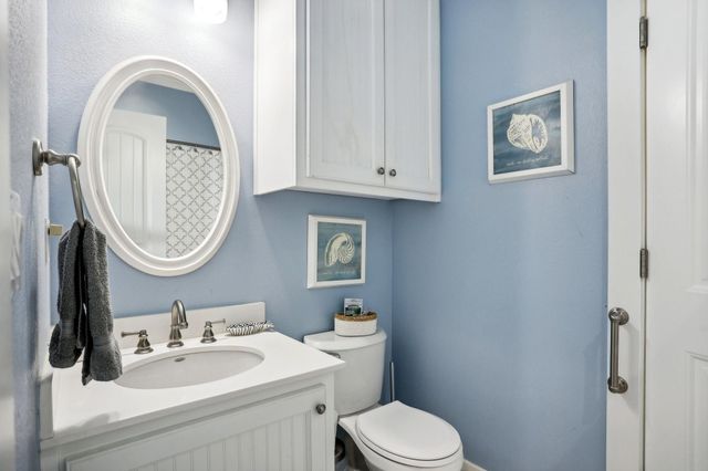 961 Hamilton Drive, Crystal Beach, TX 77650