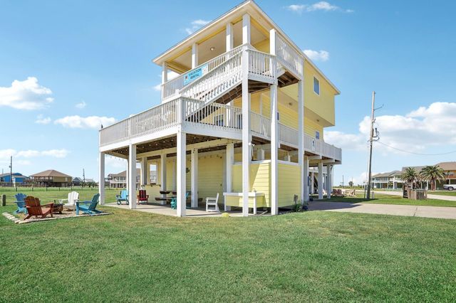 961 Hamilton Drive, Crystal Beach, TX 77650