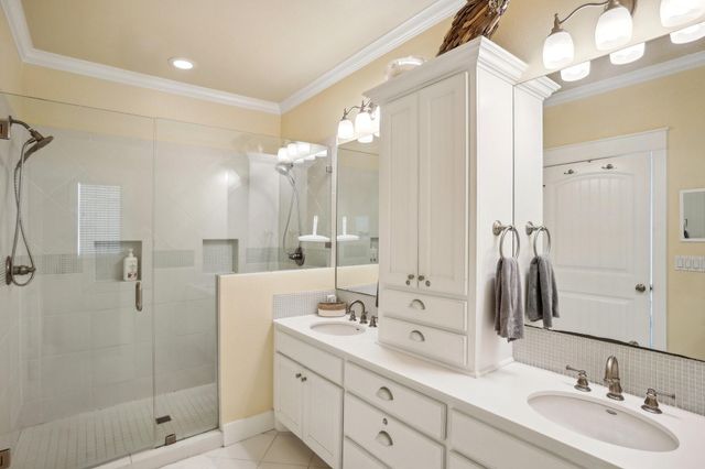 961 Hamilton Drive, Crystal Beach, TX 77650