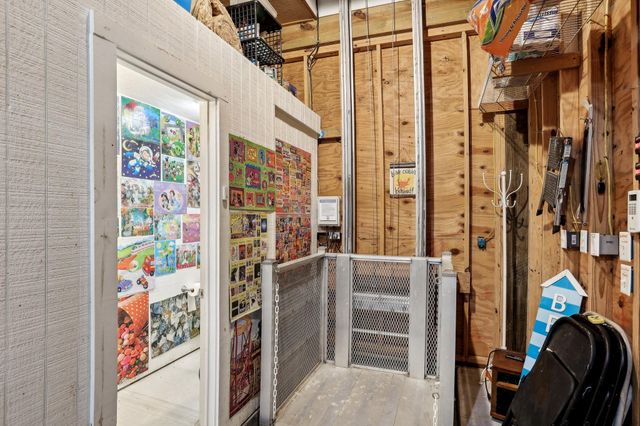 961 Hamilton Drive, Crystal Beach, TX 77650