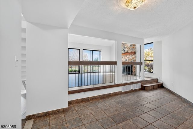 29 Spencer St, Franklin Twp., NJ 08873