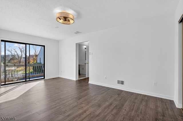 29 Spencer St, Franklin Twp., NJ 08873