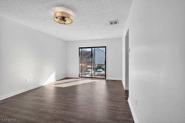 29 Spencer St, Franklin Twp., NJ 08873