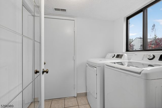 29 Spencer St, Franklin Twp., NJ 08873