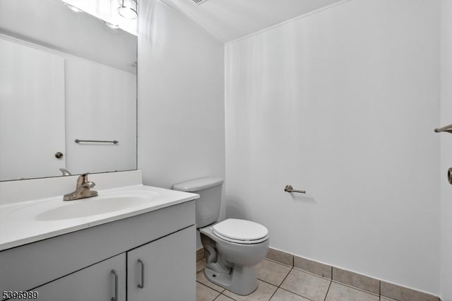 29 Spencer St, Franklin Twp., NJ 08873