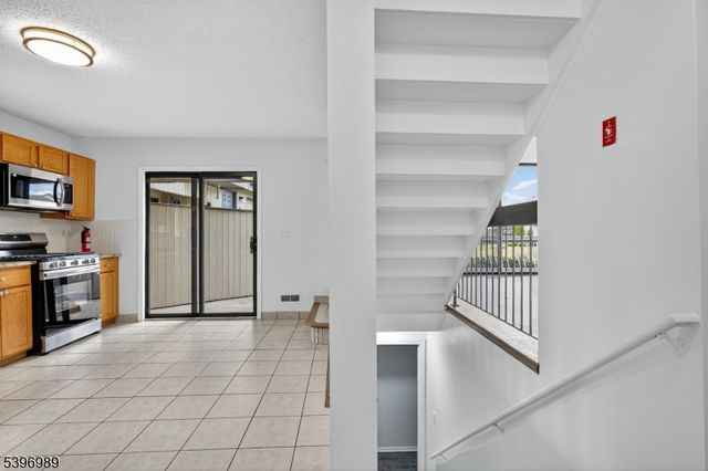 29 Spencer St, Franklin Twp., NJ 08873