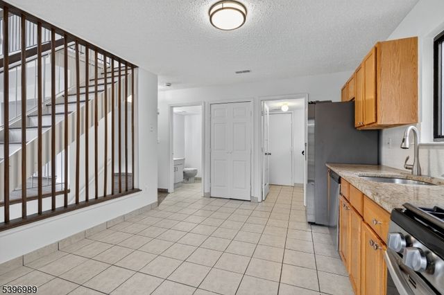 29 Spencer St, Franklin Twp., NJ 08873