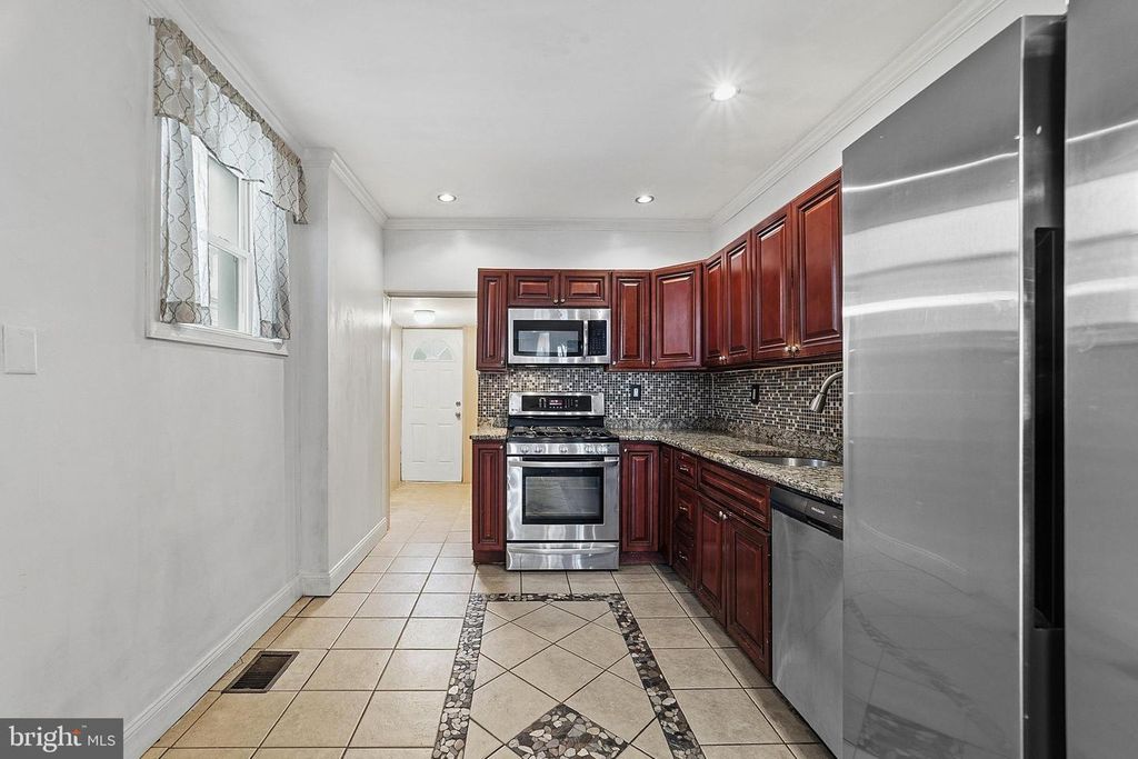 3006 CEDAR ST, Philadelphia, PA 19134