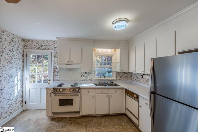 1 B Heritage Court, Greenville, SC 29615