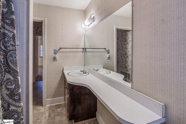 1 B Heritage Court, Greenville, SC 29615