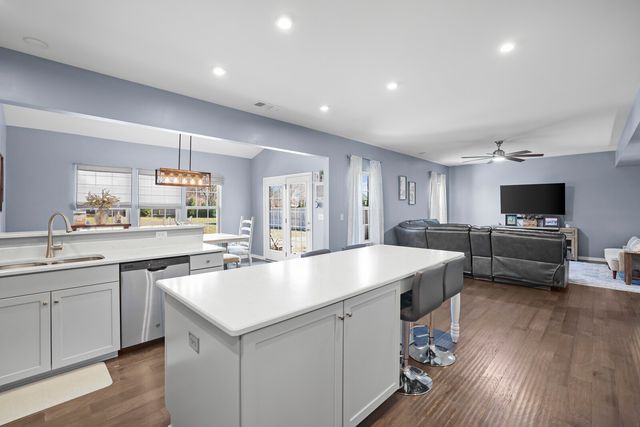 548 Goodman Dr, Gallatin, TN 37066