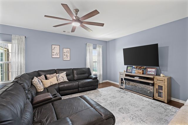 548 Goodman Dr, Gallatin, TN 37066