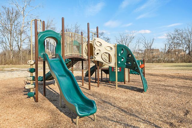 548 Goodman Dr, Gallatin, TN 37066