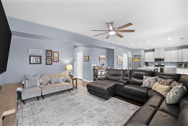 548 Goodman Dr, Gallatin, TN 37066