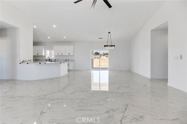 10125 Bella Vista Street, Apple Valley, CA 92308