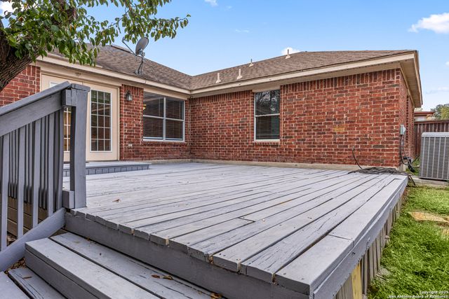 807 Mandolin Wind, San Antonio, TX 78258