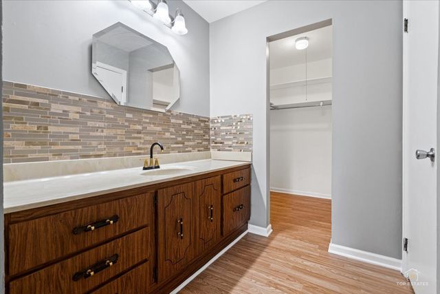 5101 Carriageway Drive 205, Rolling Meadows, IL 60008