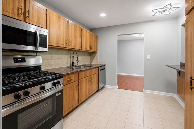 5101 Carriageway Drive 205, Rolling Meadows, IL 60008