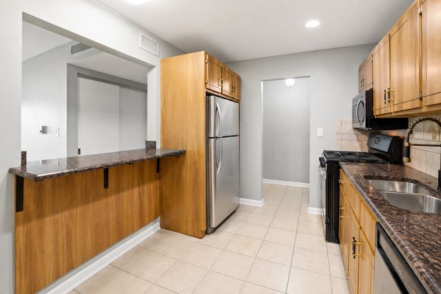 5101 Carriageway Drive 205, Rolling Meadows, IL 60008