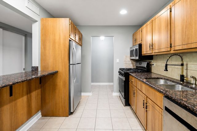 5101 Carriageway Drive 205, Rolling Meadows, IL 60008