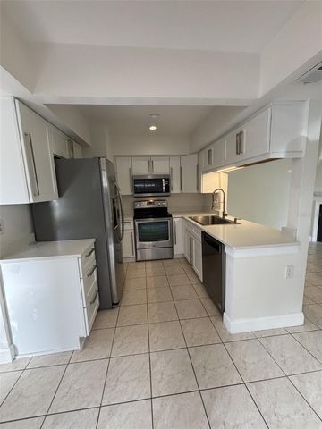 16638 BRIGADOON DRIVE, Tampa, FL 33618