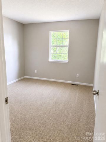 6020 Heath Valley Road, Charlotte, NC 28210