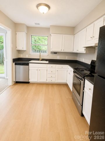 6020 Heath Valley Road, Charlotte, NC 28210
