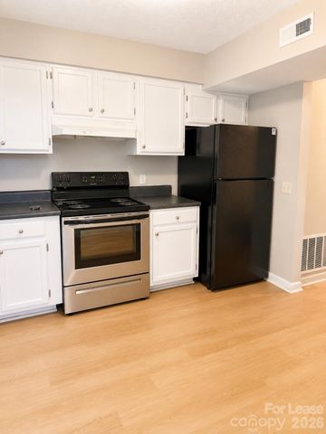 6020 Heath Valley Road, Charlotte, NC 28210