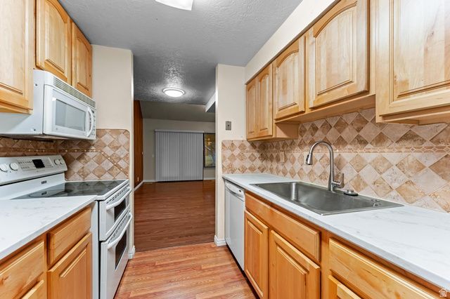 42 N WHITE BARN DR., Pleasant View, UT 84414