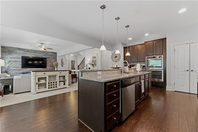2811 Magnolia Creek Drive NW, Kennesaw, GA 30152