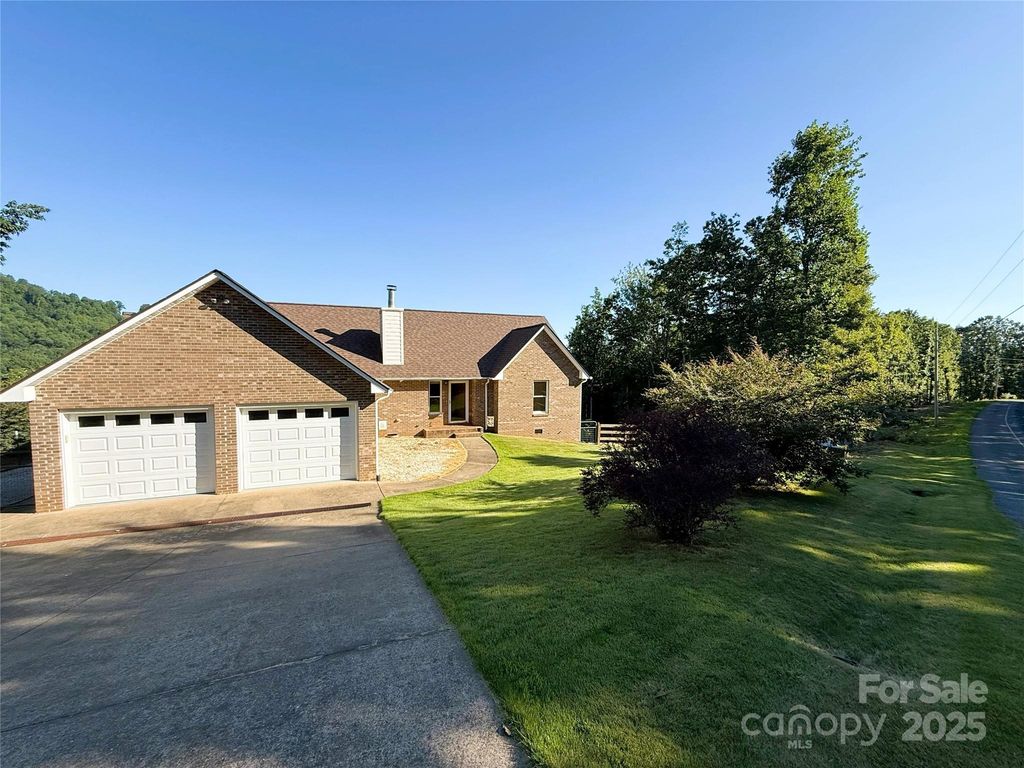 485 Mountain Lookout Drive, Bostic, NC 28018
