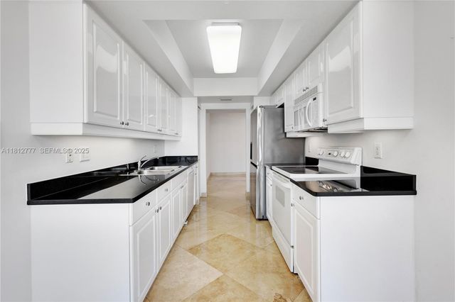 21055 Yacht Club Drive 2104, Aventura, FL 33180