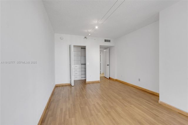 21055 Yacht Club Drive 2104, Aventura, FL 33180