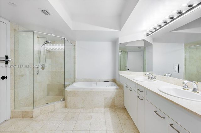 21055 Yacht Club Drive 2104, Aventura, FL 33180