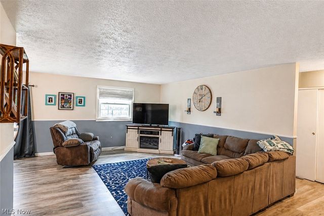373 Lincoln Drive, Mineral Wells, WV 26150