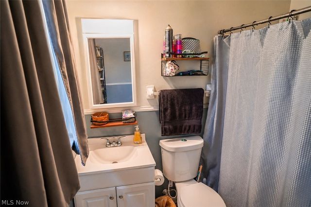 373 Lincoln Drive, Mineral Wells, WV 26150
