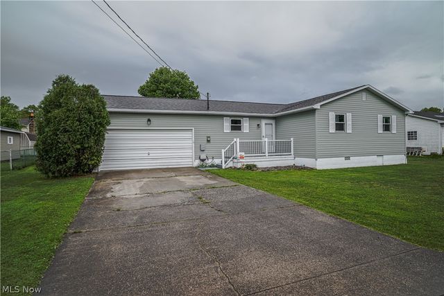 373 Lincoln Drive, Mineral Wells, WV 26150