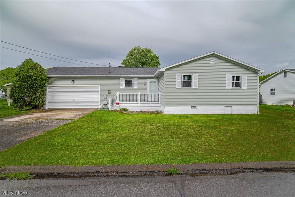 373 Lincoln Drive, Mineral Wells, WV 26150